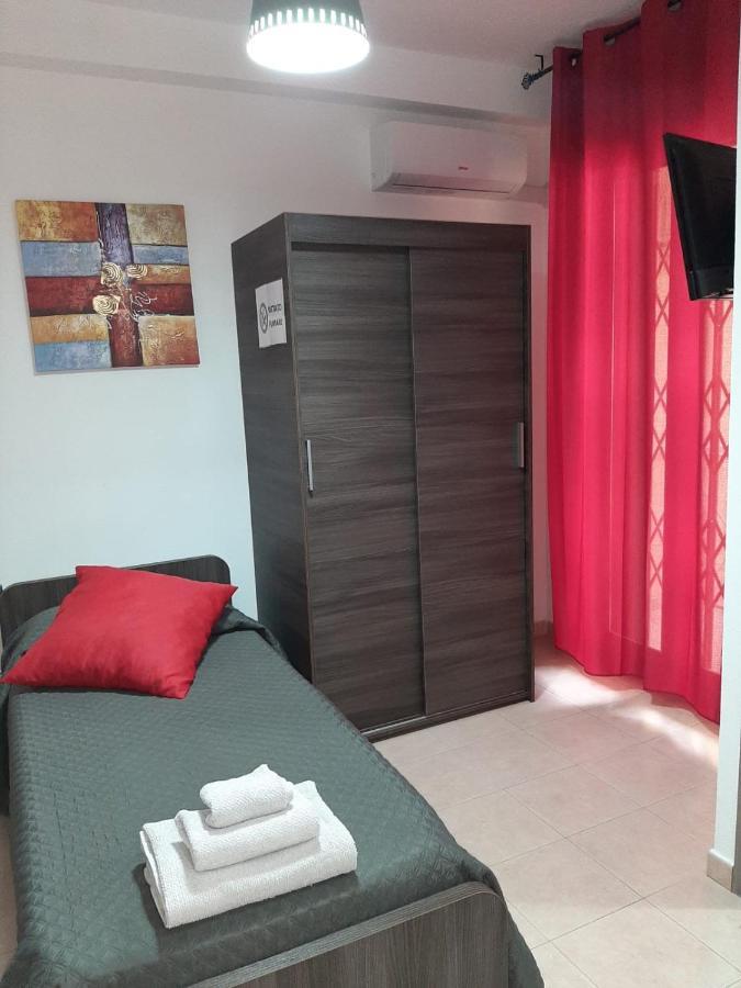 Guesthouse Loru Sestu Bilik gambar